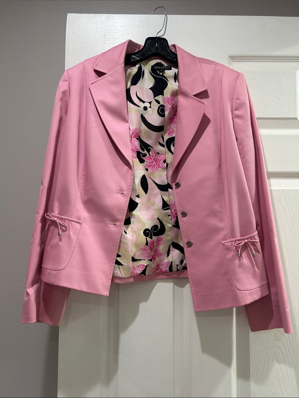 Tahari Pink Women's Notch-Lapel Blazer and Skirt Suit with Floral Lining